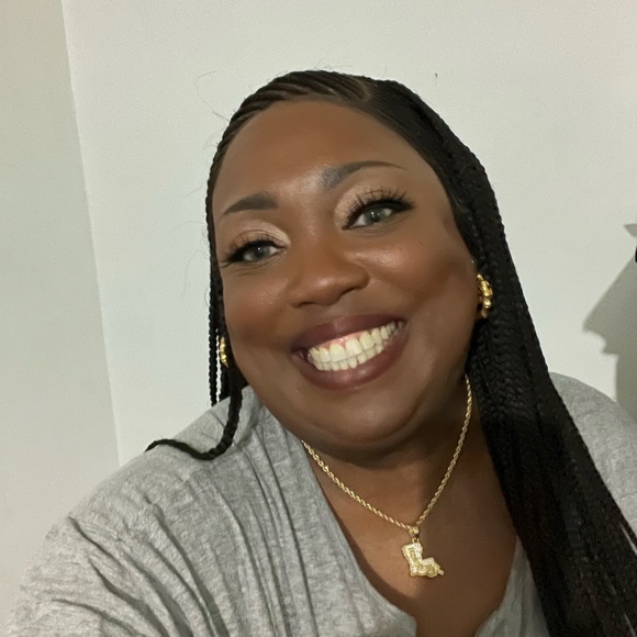 Meet your Posher, Katherine - Picture 2 of 3